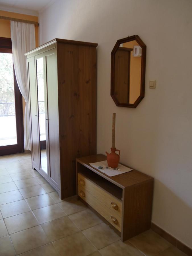 Helios-Rhodos-Apartments Koskinou  Eksteriør billede